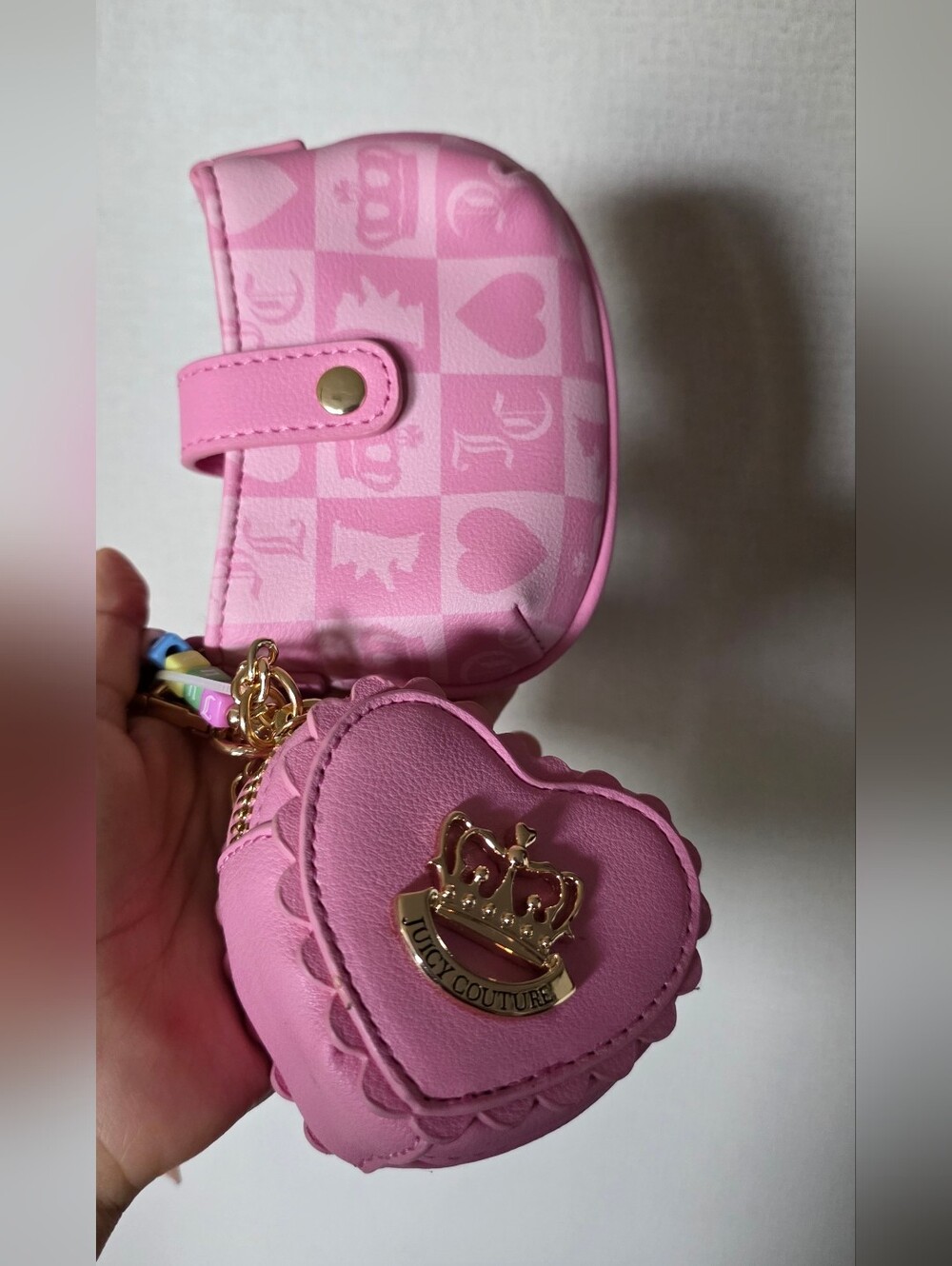 Juicy Couture Pink Heart Keychain Wallet Set - Picture 2 of 3
